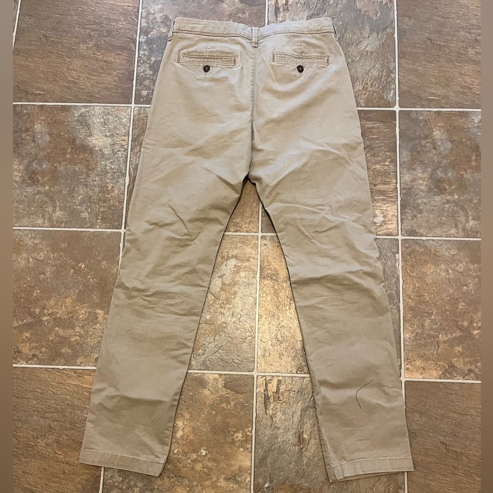 AEROPOSTALE KHAKIS in EUC! 30x32